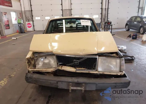 1987 Volvo 244 Dl/Gl z USA, uszkodzony, nr VIN YV1AX8849H1253789